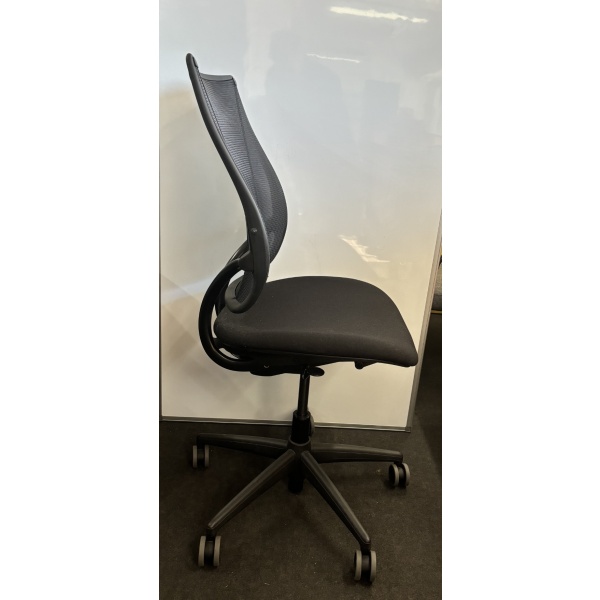 Pre Loved Humanscale Chair - Image 4