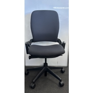 Pre-Loved Steelcase Leap V2 – Black Armless Chair