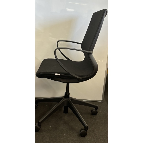 Pre-Loved Moda Chair - Image 2
