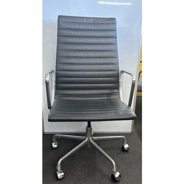 Herman Miller Eames Aluminium Group Management Armchair