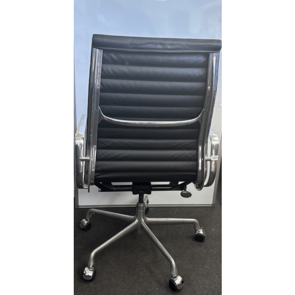 Herman Miller Eames Aluminium Group Management Armchair - Image 3