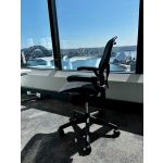 Just Arrived Aeron Original Herman Miller Second Hand Chair - B Size - 140 Available - Image 4
