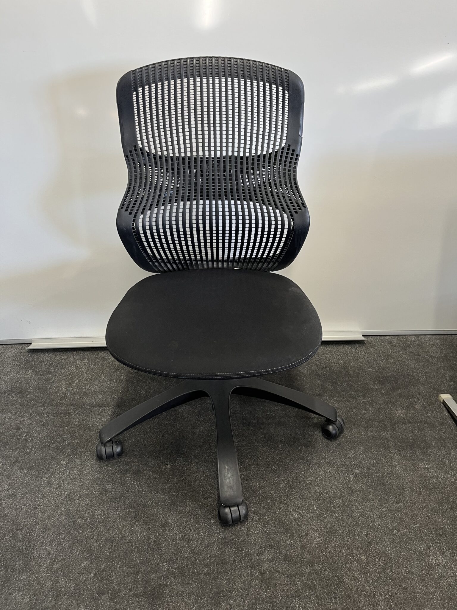 Used Formway Knoll Generation Chair | Shop Now