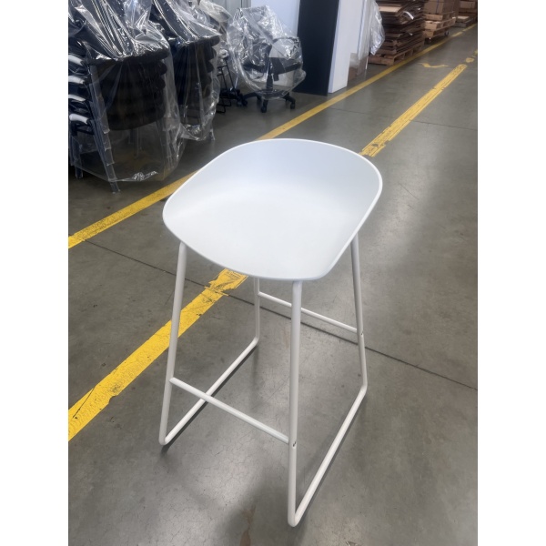 Barrel Stool in white