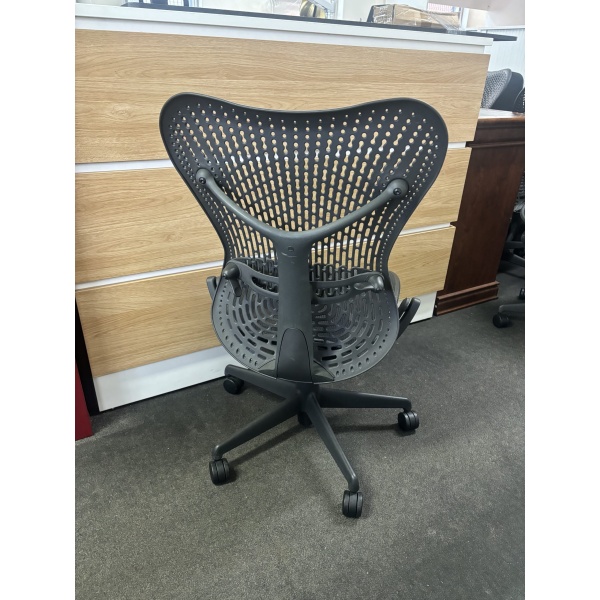 Pre-Loved Herman Miller Mirra 1 Office Chair - Image 3